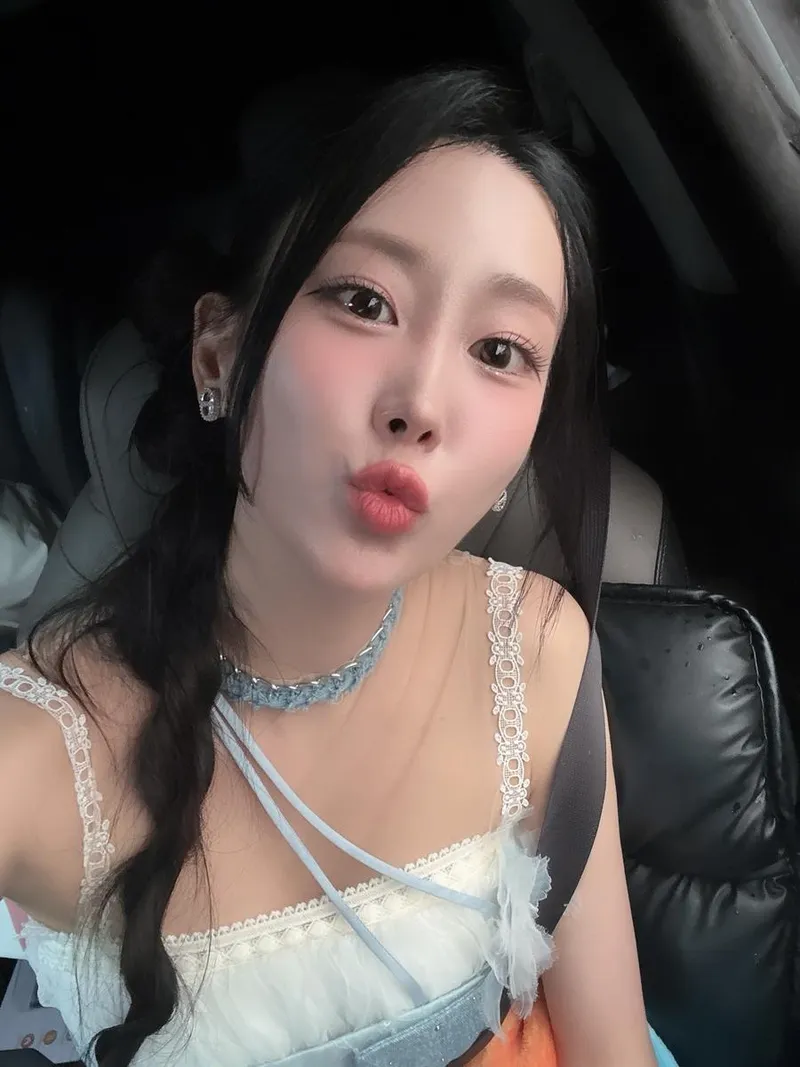 “오늘도 감사한 하루”…김의영, 청초한 미소→초여름 셀카 여운 / 가수 김의영 인스타그램