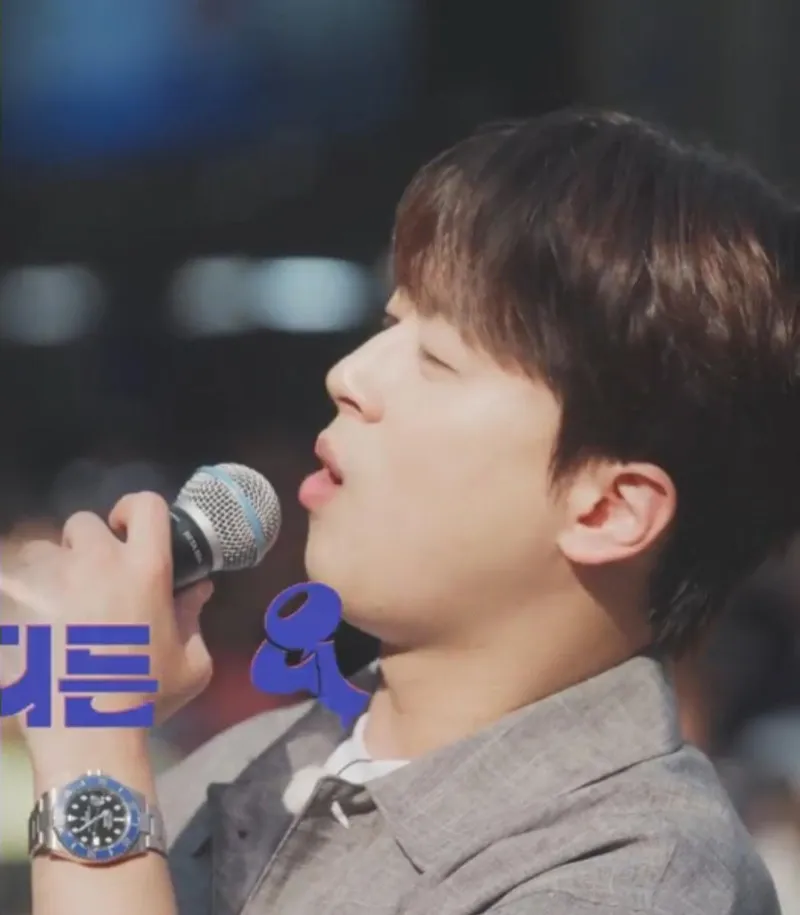 '빅싱어' 이찬원, '방판뮤직 : 어디든 가요' 소래포구에서 ‘너만을 느끼며’로 감동 선사→기대 폭발
