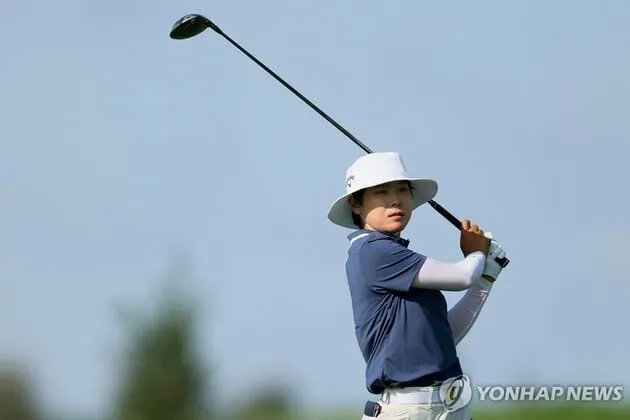 “꾸준한 상위권 질주”…이소미, 여자 PGA 챔피언십 2R 공동 5위→톱10 경쟁 가속