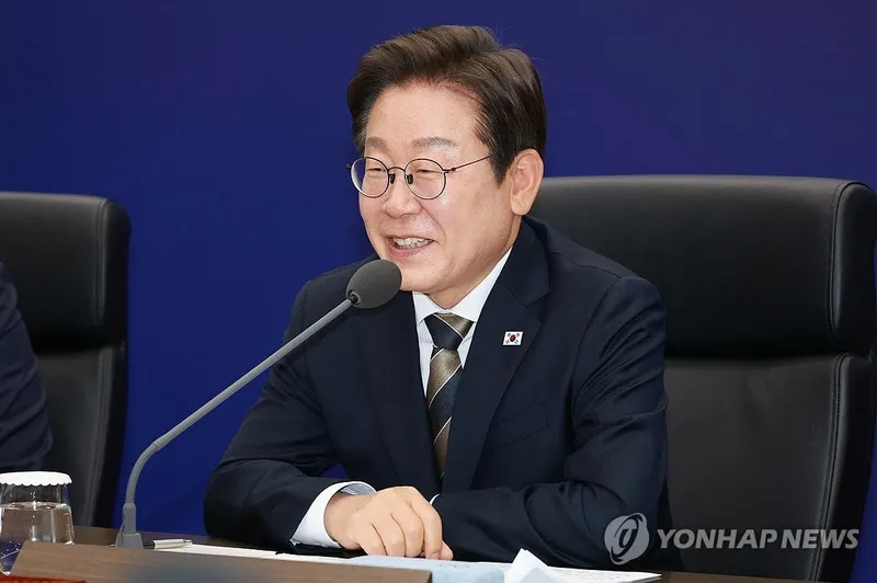이재명, SNS에 상대국 언어 병기 지시…디지털 외교의 신경계 확대→양국 소통 혁신 가능성 부각