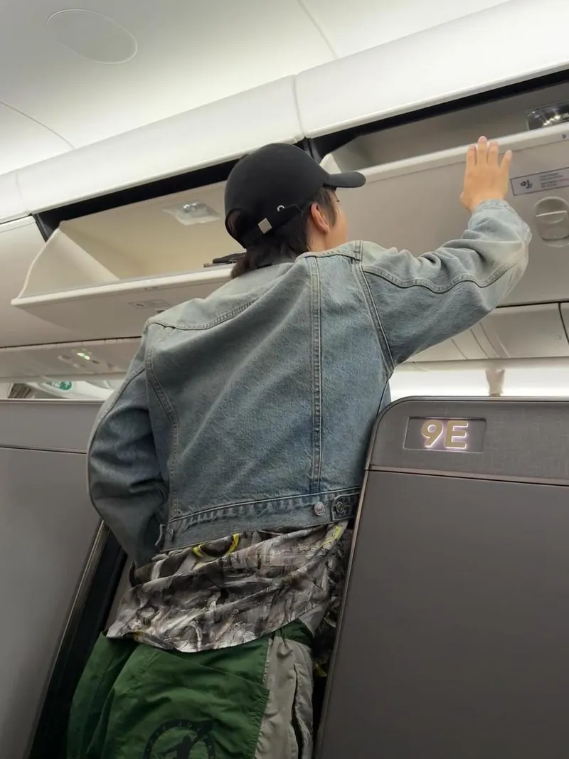 “잠시 멈춰선 비행의 순간”…이제훈, 여유 담긴 공항→잔잔한 설렘 기록 / 배우 이제훈 인스타그램