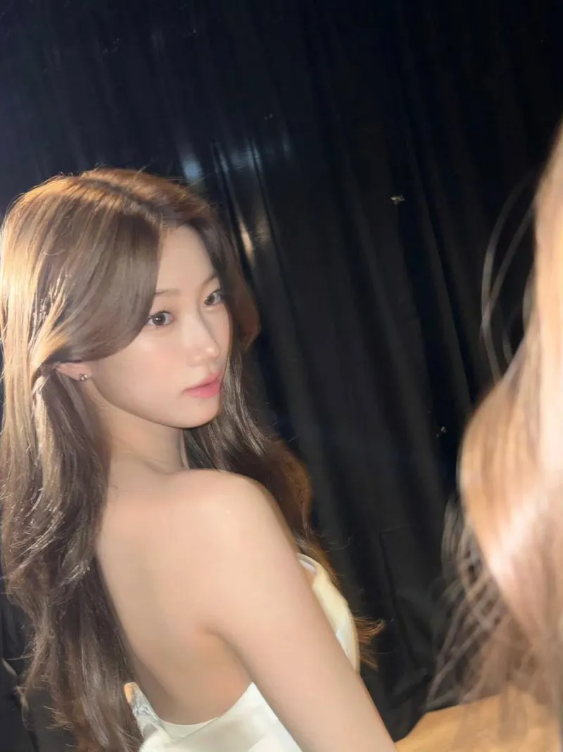“조용한 시선과 빛의 결”…카즈하, 은은한 무드→고요한 아름다움 / 걸그룹 르세라핌 카즈하 인스타그램