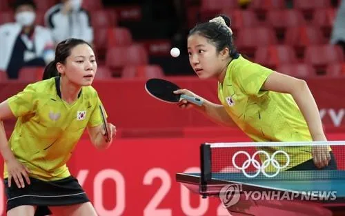 “1-3 분패”…신유빈, WTT 여복 결승 한일전→준우승 수확 / 연합뉴스