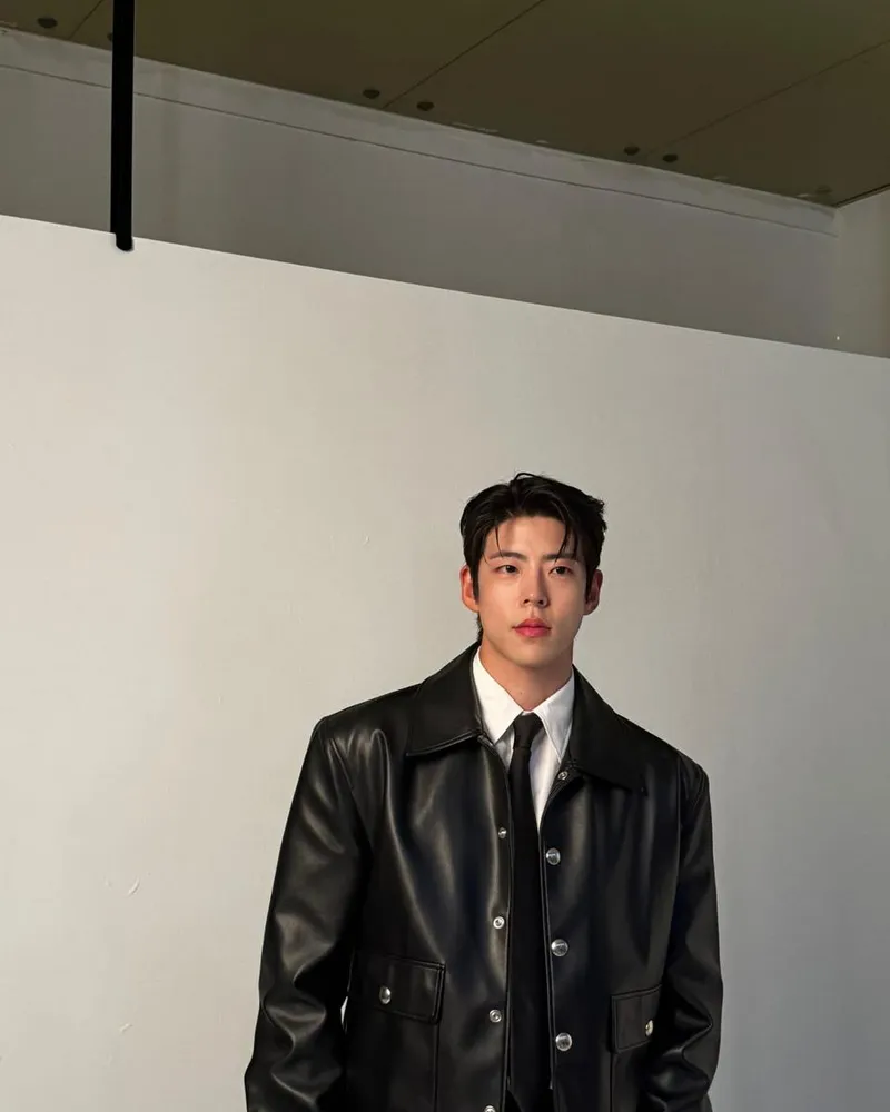 “우린 러닝메이트”…최우성, 블랙 재킷의 눈빛→무게감 폭발 / 배우 최우성 인스타그램