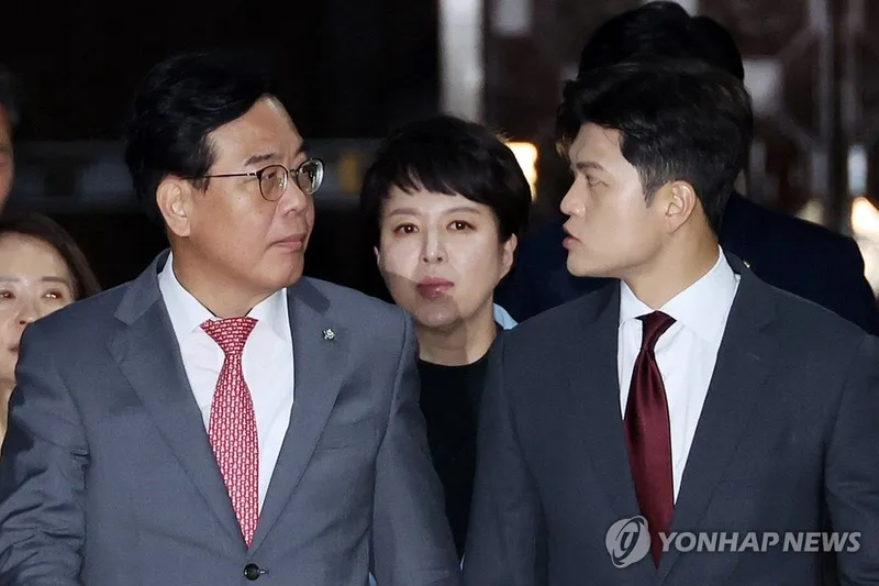 국민의힘 혁신 시계 멈춘 3주…김용태·송언석 각기 길로→갈등의 골 깊어지는 정당 미래
