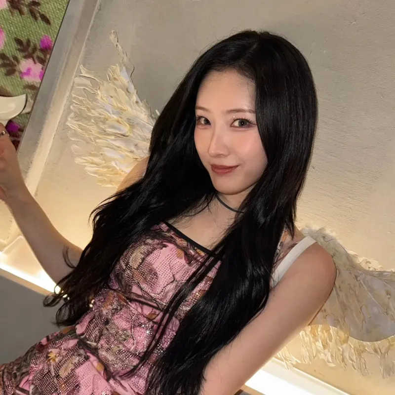 “한여름 날개 짓”…하슬, 신비로운 미소→몽환적 순간 포착 / 걸그룹 아르테미스 하슬 인스타그램