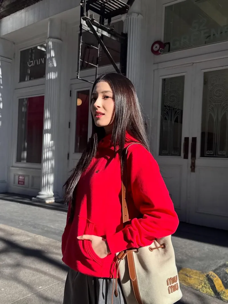 “여름에 꺼내보는 2월”…낸시, 뉴욕 햇살 아래→고요한 시선 / 걸그룹 모모랜드 낸시 이그루 인스타그램
