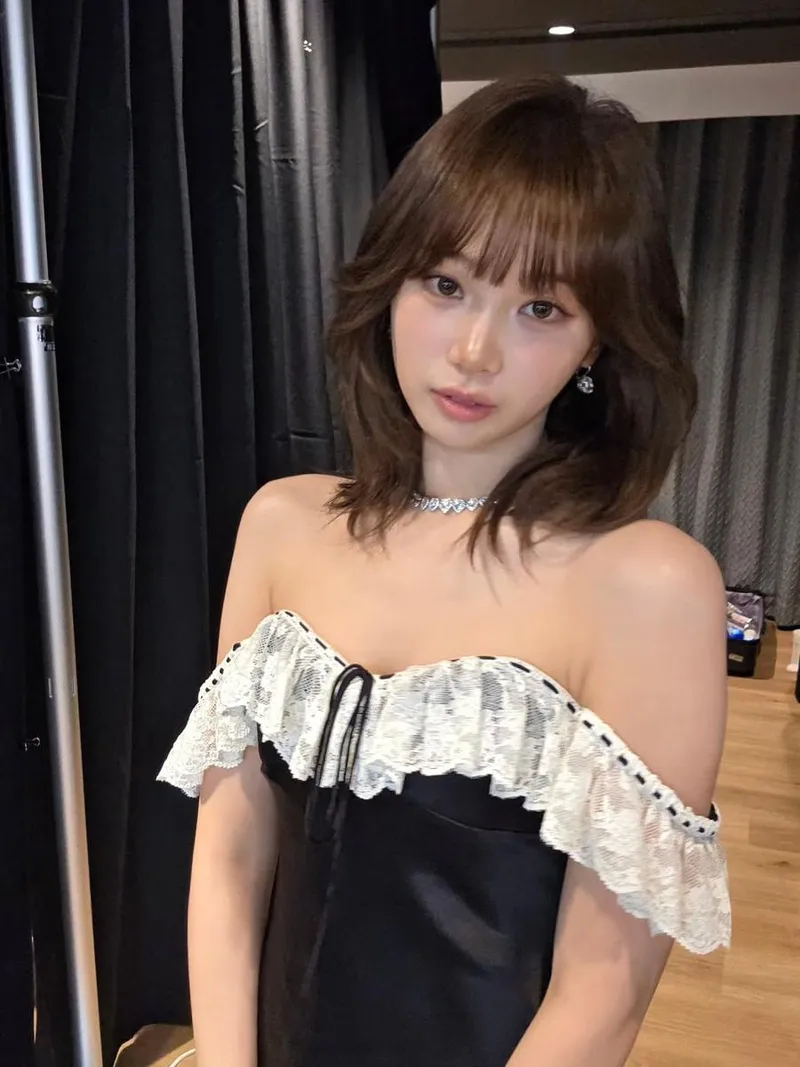 “부드럽게 스며든 여름”…김채원, 담백한 눈빛→완벽 존재감 / 걸그룹 르세라핌 김채원 인스타그램
