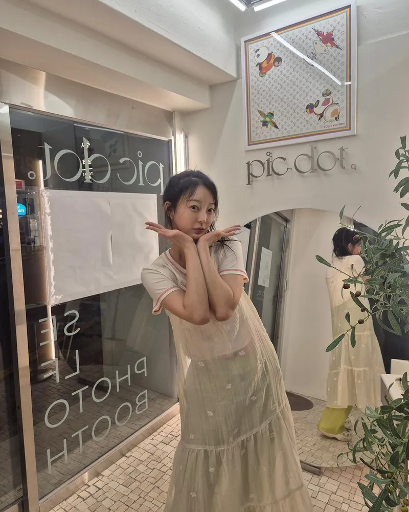 “날씨가 느므 좋그든여”…서혜린, 초여름 감성→투명 원피스 포즈 / 걸그룹 EXID 서혜린 인스타그램