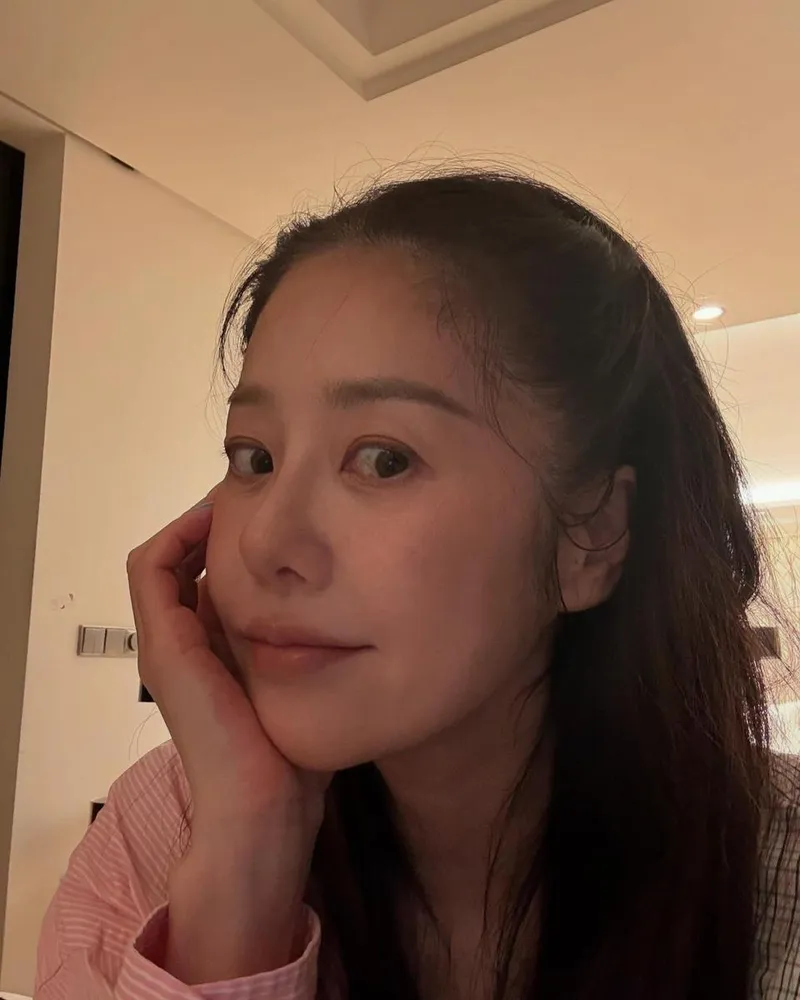 “어떤 날들”…고현정, 포근한 여름 오후→담담한 미소로 전율 / 배우 고현정 인스타그램