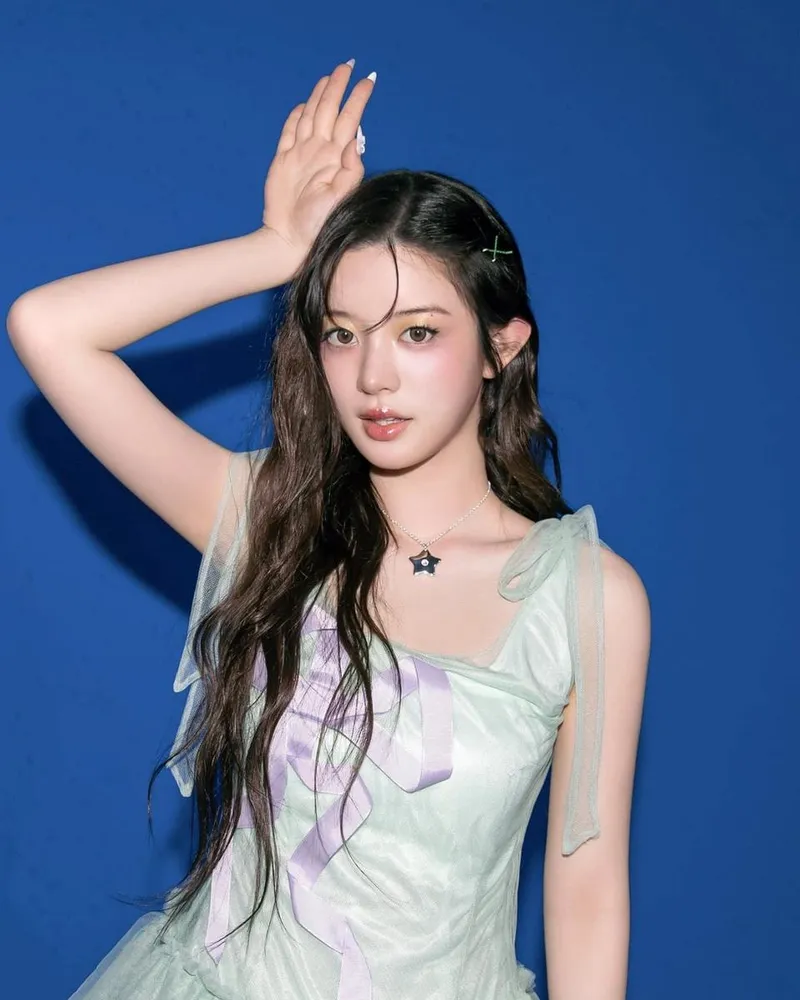 “여름밤 꿈꾸듯”…아일릿 민주, 청초한 무드→동화적 존재감 / 걸그룹 아일릿 민주 인스타그램