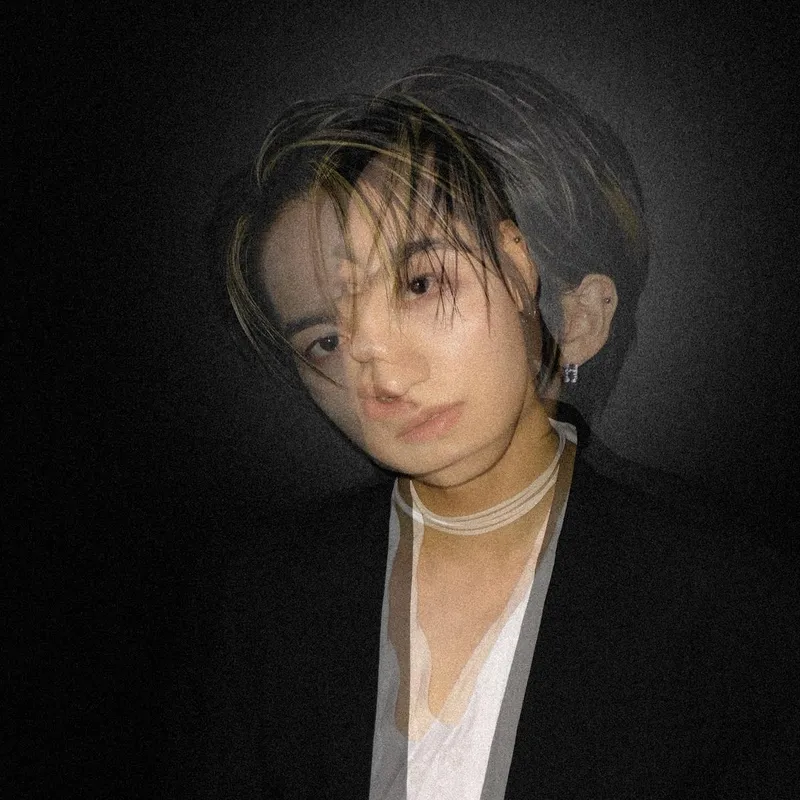 “겹쳐진 얼굴, 흐릿해진 경계”…승준, 몽환적 시선→내면의 흔들림 / 그룹 온앤오프 승준 인스타그램