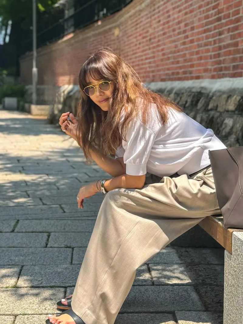 “걸을수록 깊어지는 기분”…채정안, 여름 햇살 아래→정동길 감성 산책 / 배우 채정안 인스타그램