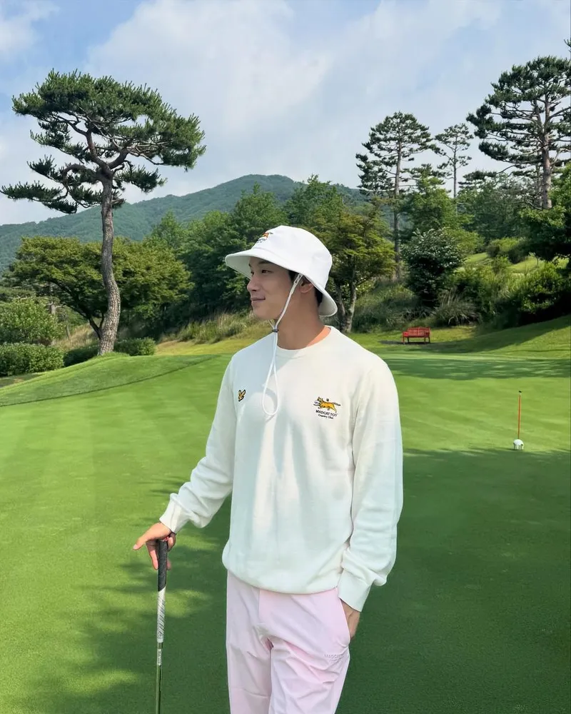 “내가 좋아하는 여유”…이시강, 초여름 골프장→청명한 힐링 / 배우 이시강 인스타그램