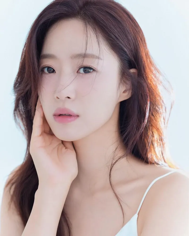 “순수와 투명 사이”…은정, 밝은 시선→초여름 미소의 여운 / 걸그룹 티아라 은정 인스타그램