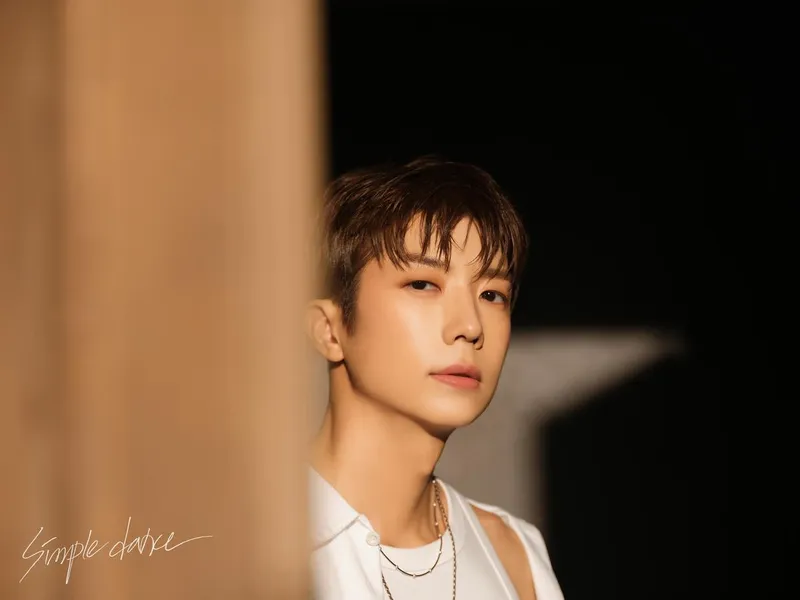 “7년 만의 댄스 본능”…장우영, ‘Simple dance’로 심장을 흔들다→솔로 아티스트 귀환 / JYP엔터테인먼트