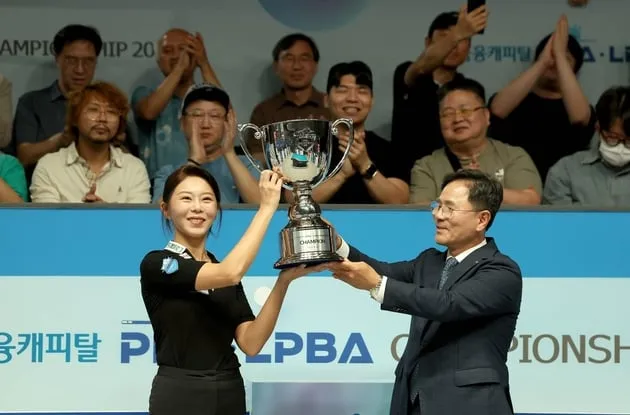 “LPBA 첫 4-0 결승 완승”…김가영, 차유람 제압→8연속 우승 신기록