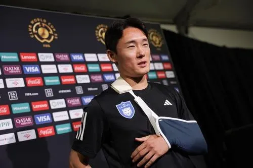 “어깨 부상 악재”…엄원상, 도르트문트전 출전 불투명→울산 창끝 위기