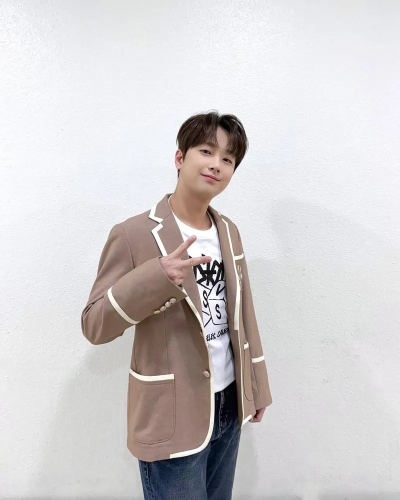 이찬원/오피셜