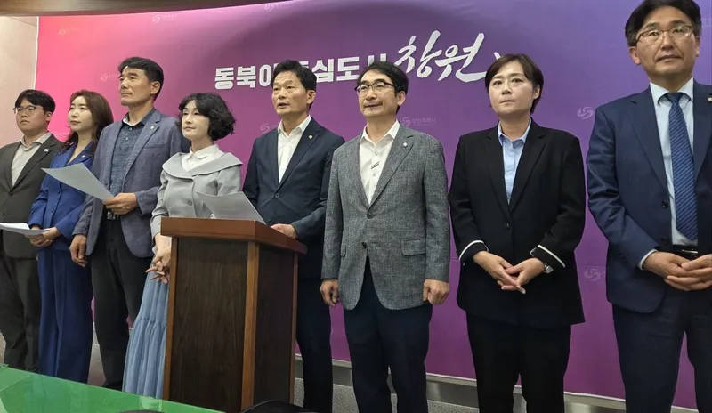 “김미나·남재욱 추천 논란”…창원민주전당 파동에 손태화 의장 사과 압박→시민사회 반발 확산