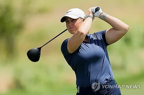 “퍼터 파손 촌극”…스타르크, 홧김 행동→웨지 퍼팅으로 마감