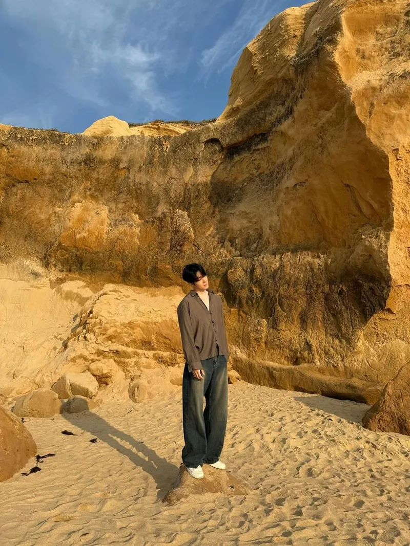 “빛바랜 바닷가의 여운”…국동호, 노을 아래 멈춘 서정→고요한 변화 / 솔로지옥4 출연자 회계사 국동호 인스타그램