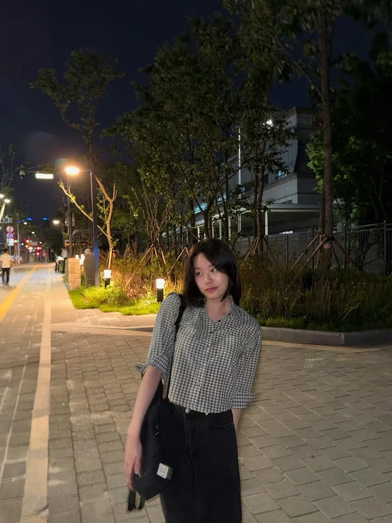 “조용한 밤길을 걷는다”…박유나, 여름 밤 공기→감성 충만 산책 / 배우 박유나 인스타그램