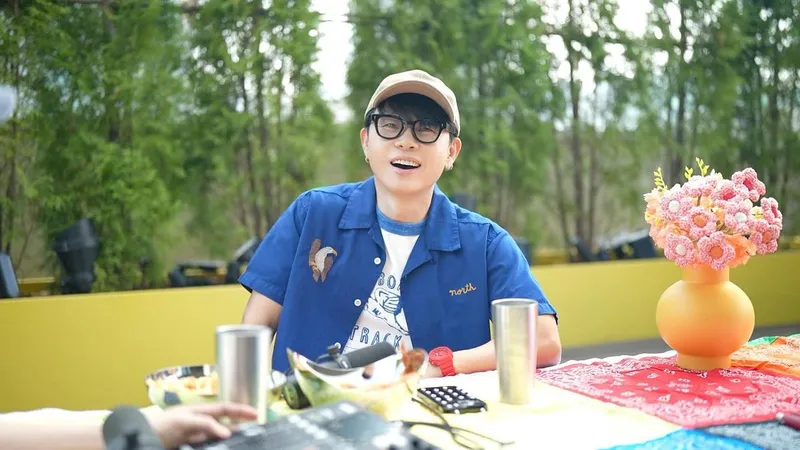 “이승환, 여름 녹음 속 자유와 소년의 눈빛”…햇살 아래 솔직함→팬들 기대감 치솟아
