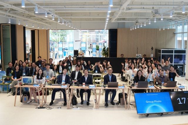 7월 7일 서울에서 열린 Global ImpactPreneur 2026 데모데이 행사에서 UNDP 서울정책센터와 현대차 정몽구 재단 관계자, 참가 스타트업 및 주요 참석자들이 기념 촬영을 하고 있다