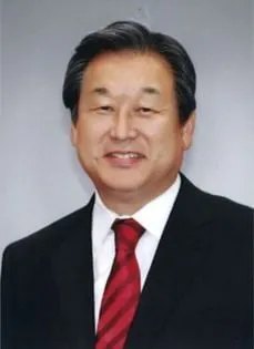 대한민국 보수 정치의 거목, 김무성 동문… 경륜과 무게감으로 정국에 던지는 묵직한 메시지